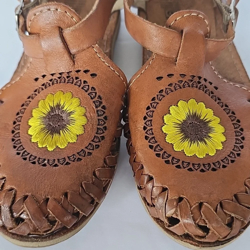 Girls Huarache Mexican Sunflower Leather Sandals Embroidered sz 20 / US 4.5 1854